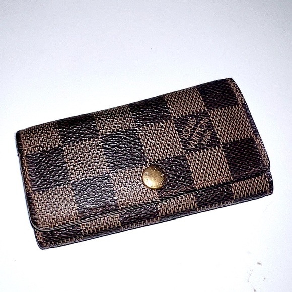 Louis Vuitton Accessories - LOUIS VUITTON Damier Brown Checkered 4-Hook Key Holder Made in Paris, France
